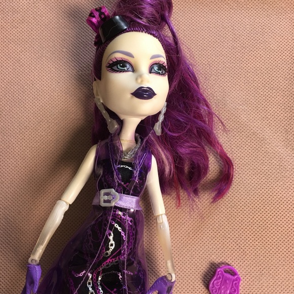 Monster high doll - Picture 1 of 3